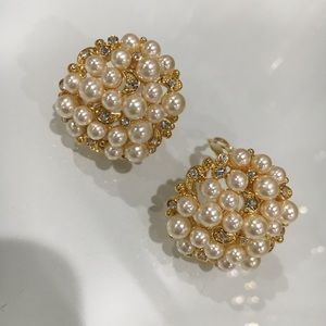Pearl and gold clip earings